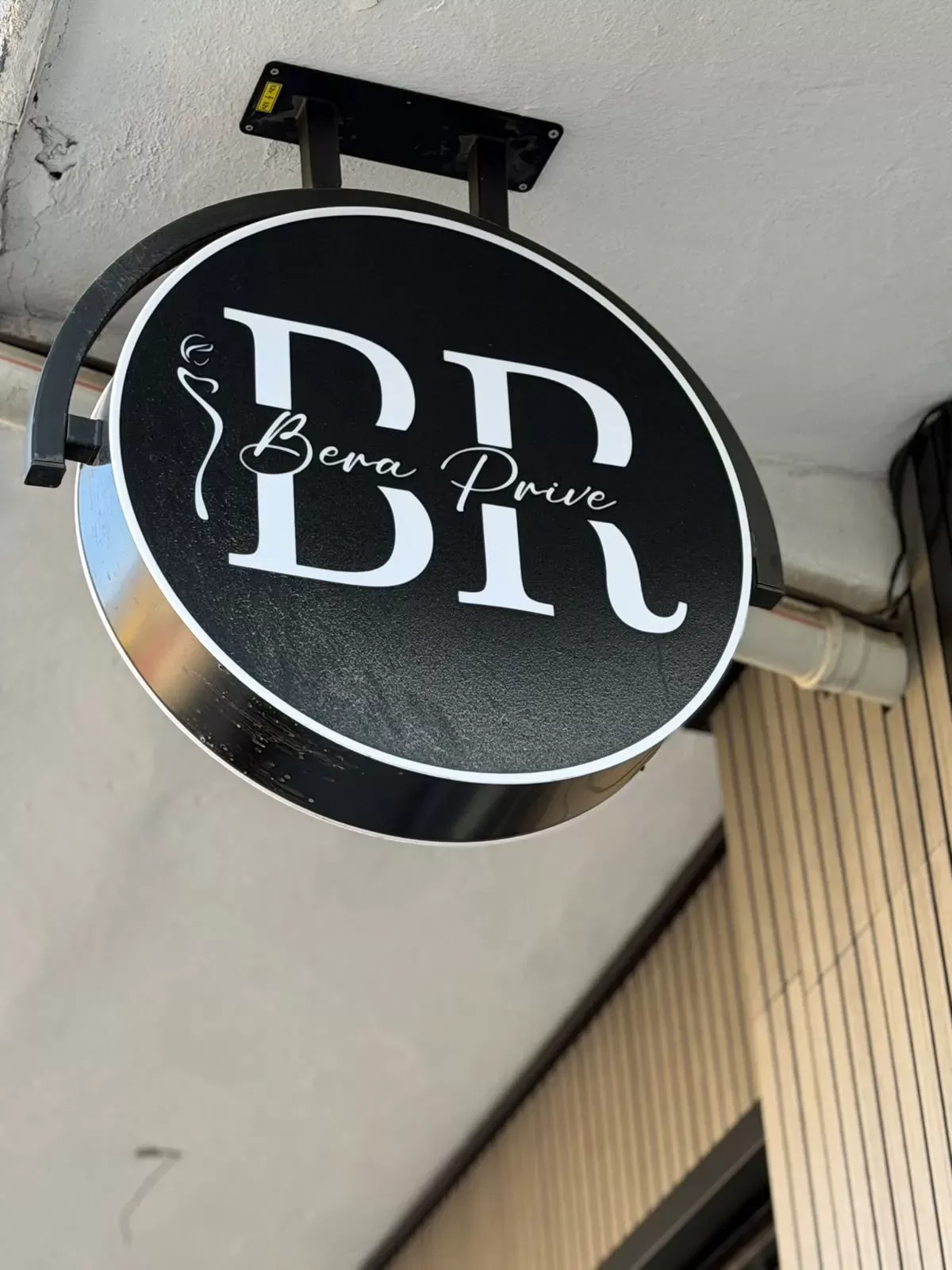 Bera Prive, Modayı Yakından Takip Eden Vizyonuyla Kadın Giyimde Yeni Bir Soluk Getiriyor