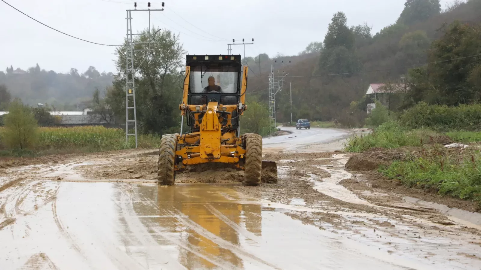 Meteoroloji'den Turuncu Alarm: Ferizli'de Yağış Rekoru Kırıldı!